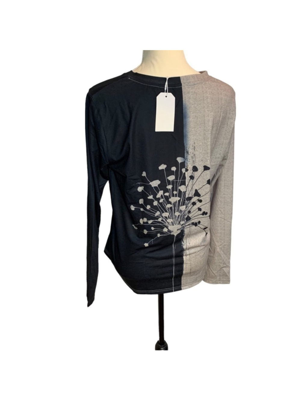 Womens dandelion print gray black long sleeve tee size small - Picture 2 of 2